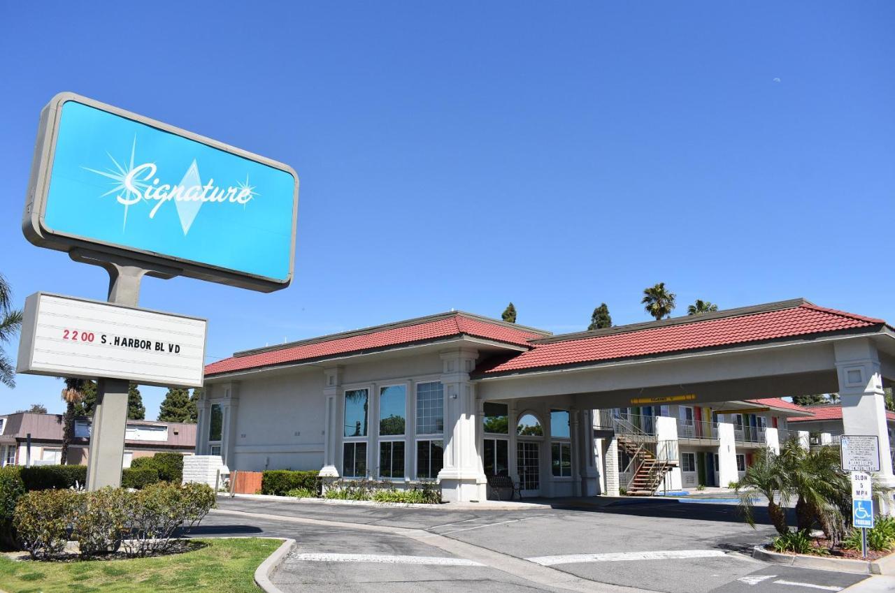 Signature Anaheim Maingate Exterior photo